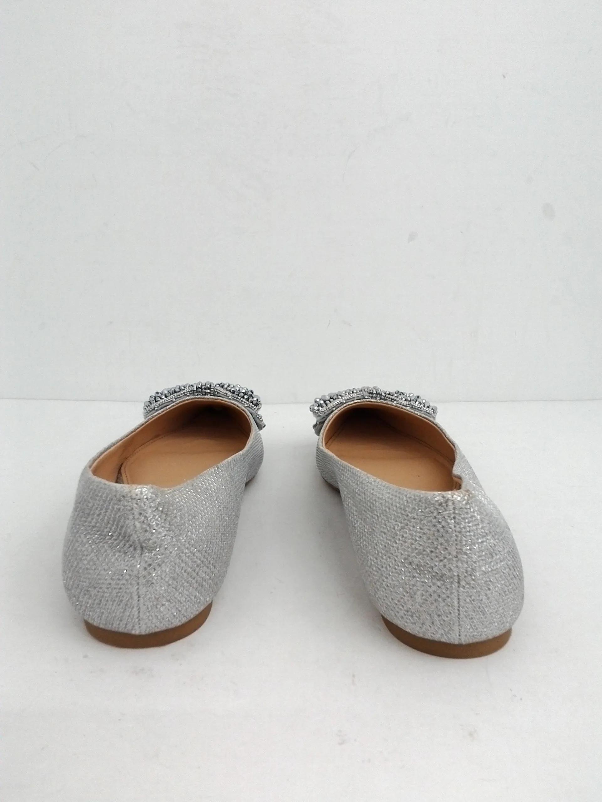 Jewel Badgley Mischka Women's Silver Flats Size 8