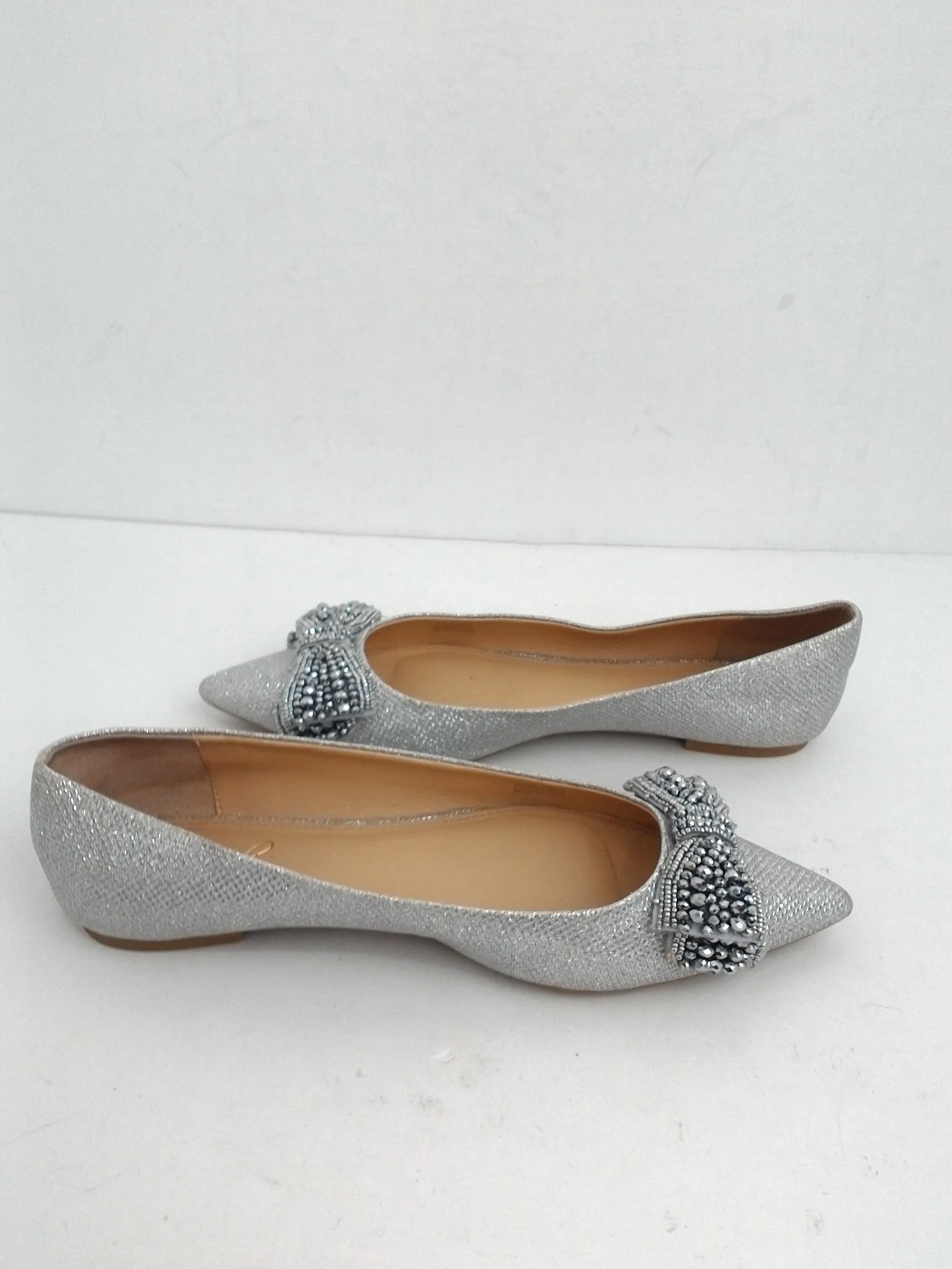 Jewel Badgley Mischka Women's Silver Flats Size 8
